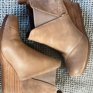 Toms womens Kelsey wedge boots